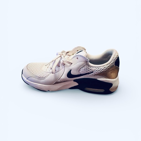 Women’s Nike Air Max Excee Size 8 White with Black & Gold Accents - Picture 7 of 9